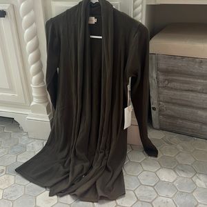 New with tags dreamers size small, long sleeve cardigan
